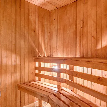 Sauna 4 Bedrooms With Parking *